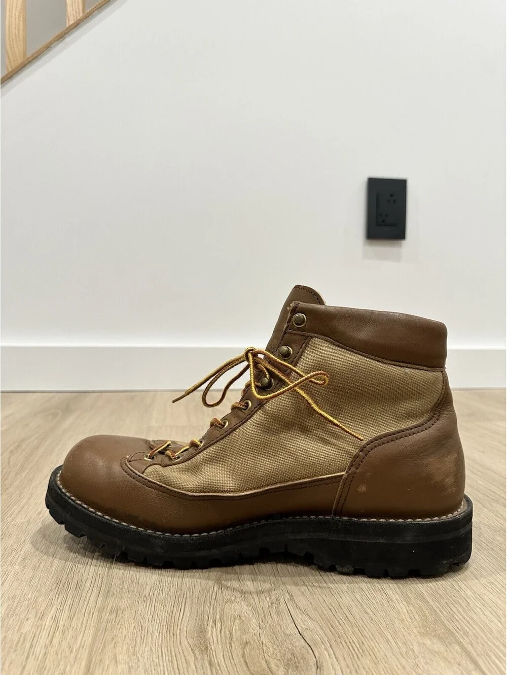 Vintage Danner 30420 10D USA Made Brown Leather Black Tag Gore-Tex Boots